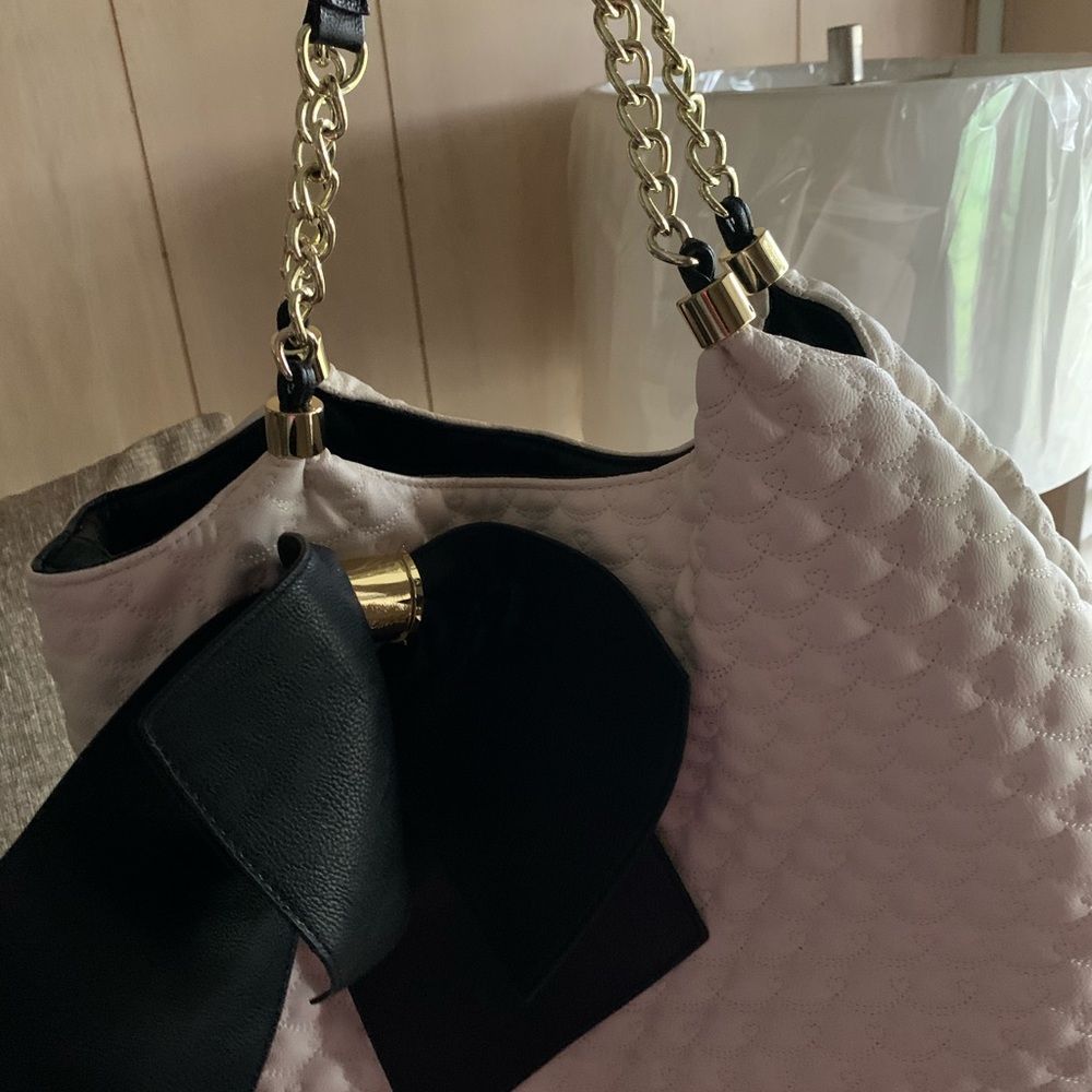 Purse gently used